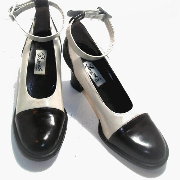 Vintage 90's Italian Black & Cream Chunky Cap-Toe Ankle Strap Pumps 9M 39M - Picture 1 of 7